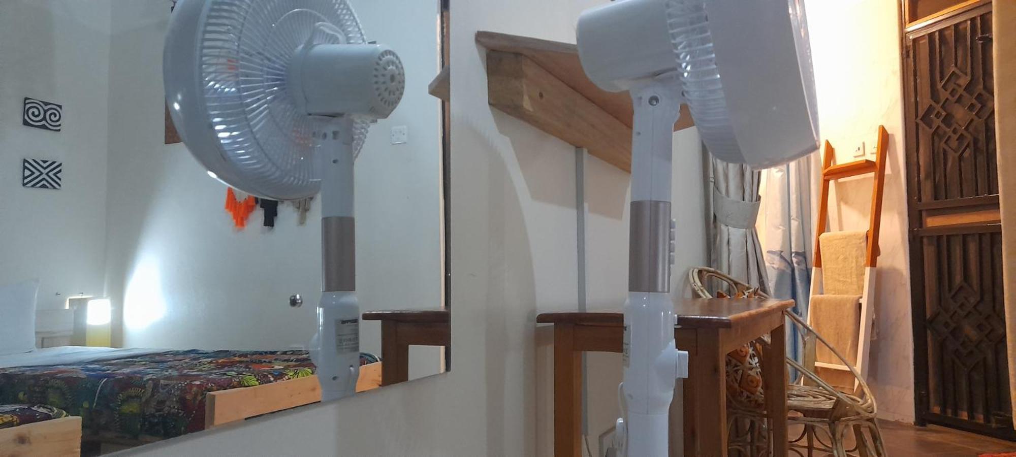 Aivilo Home Ентебе Екстериор снимка