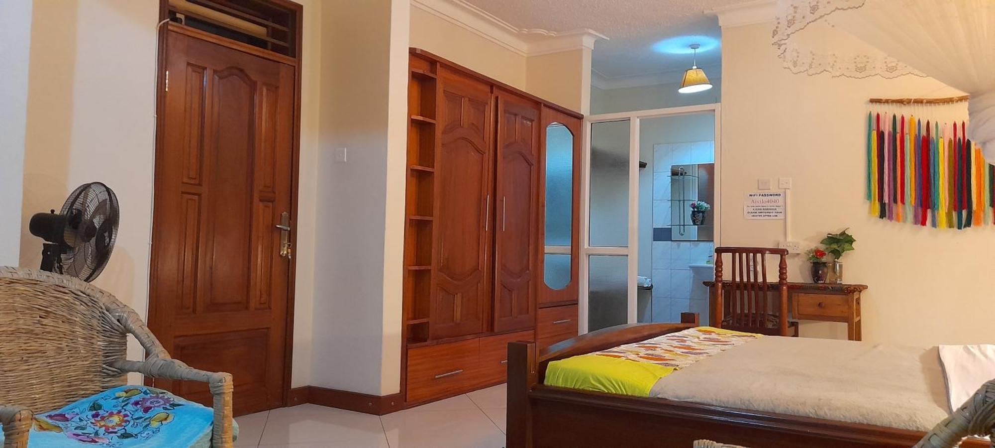 Aivilo Home Ентебе Екстериор снимка